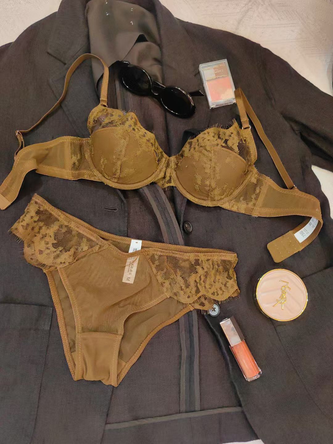 Style Plus Size Lingerie Sexy Bra Lace Embroidery Ultra-thin Large Chest Minimizer Bra Set